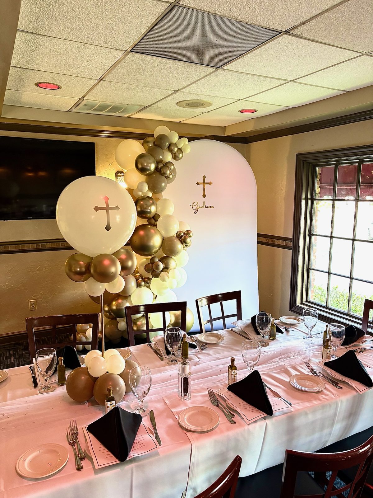 Baptism Chiara — Christening · Cream, gold & cross by Arches & Aesthetics by Lisa