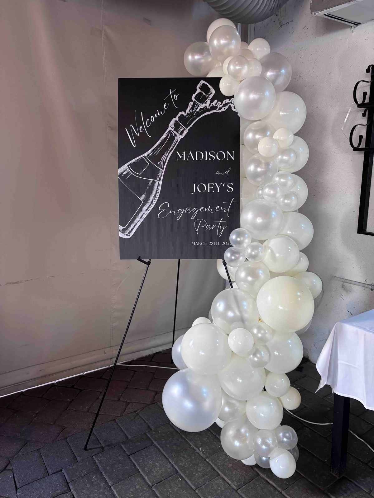Pearl white & bubbly — Engagement party by Arches & Aesthetics by Lisa